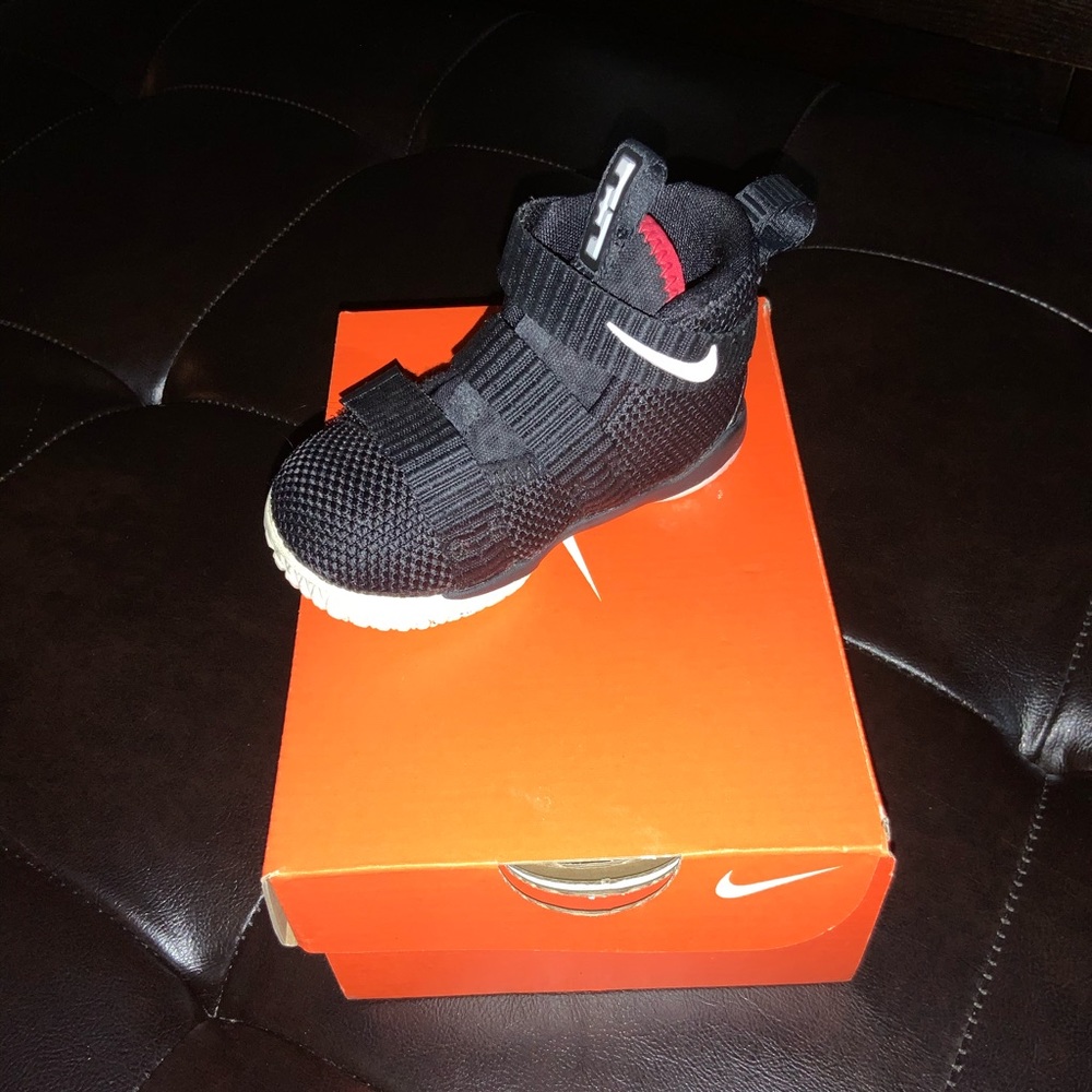 Nike Shoes For Baby’s  Size  5.C /Color Black